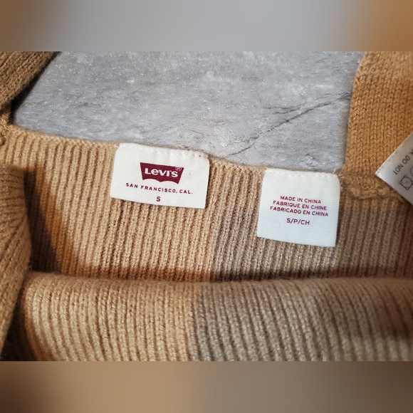 Levi's Norma Sweater Bralette. Knit. Wool bland. V neck. Tan. Size S. - Picture 5 of 9
